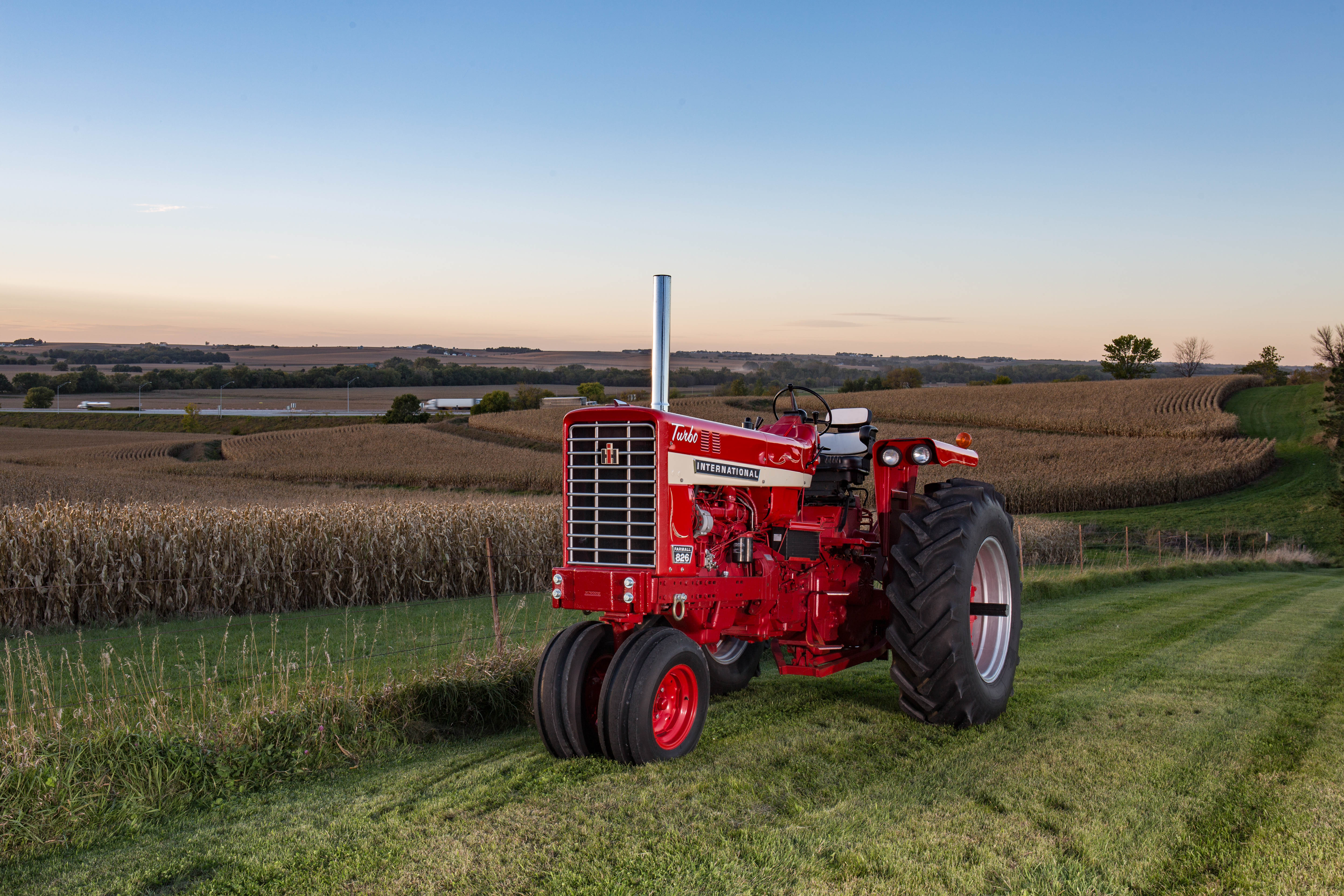 1971 Farmall 826