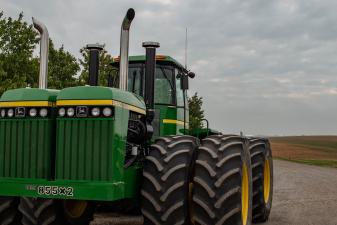 John Deere 855x2