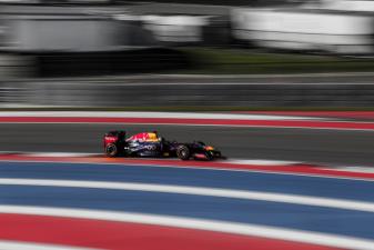 Media Name: red_bull_blur4-l.jpg